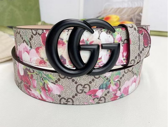 GUCCl Boutique Belts 082